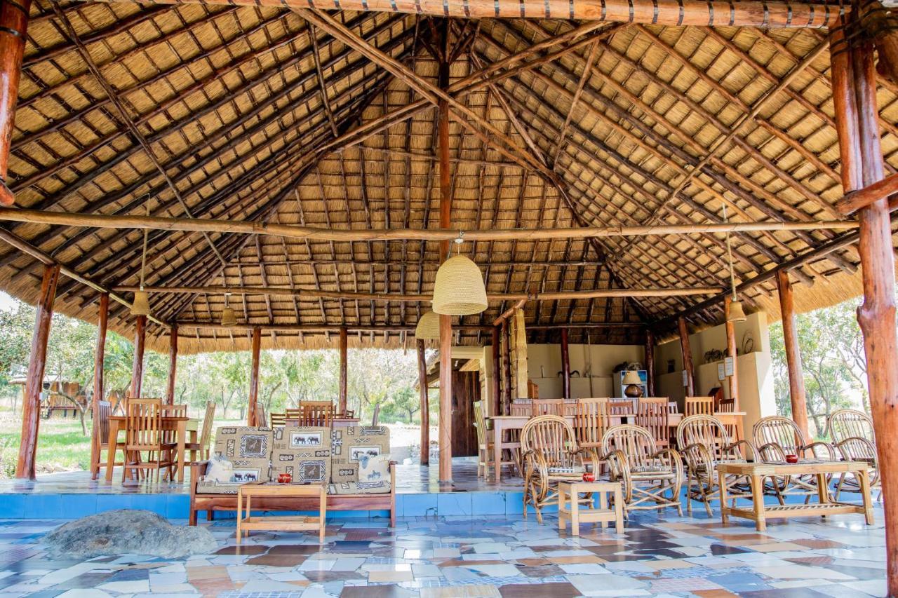 Mama Washindi Lodge Pakwach Buitenkant foto