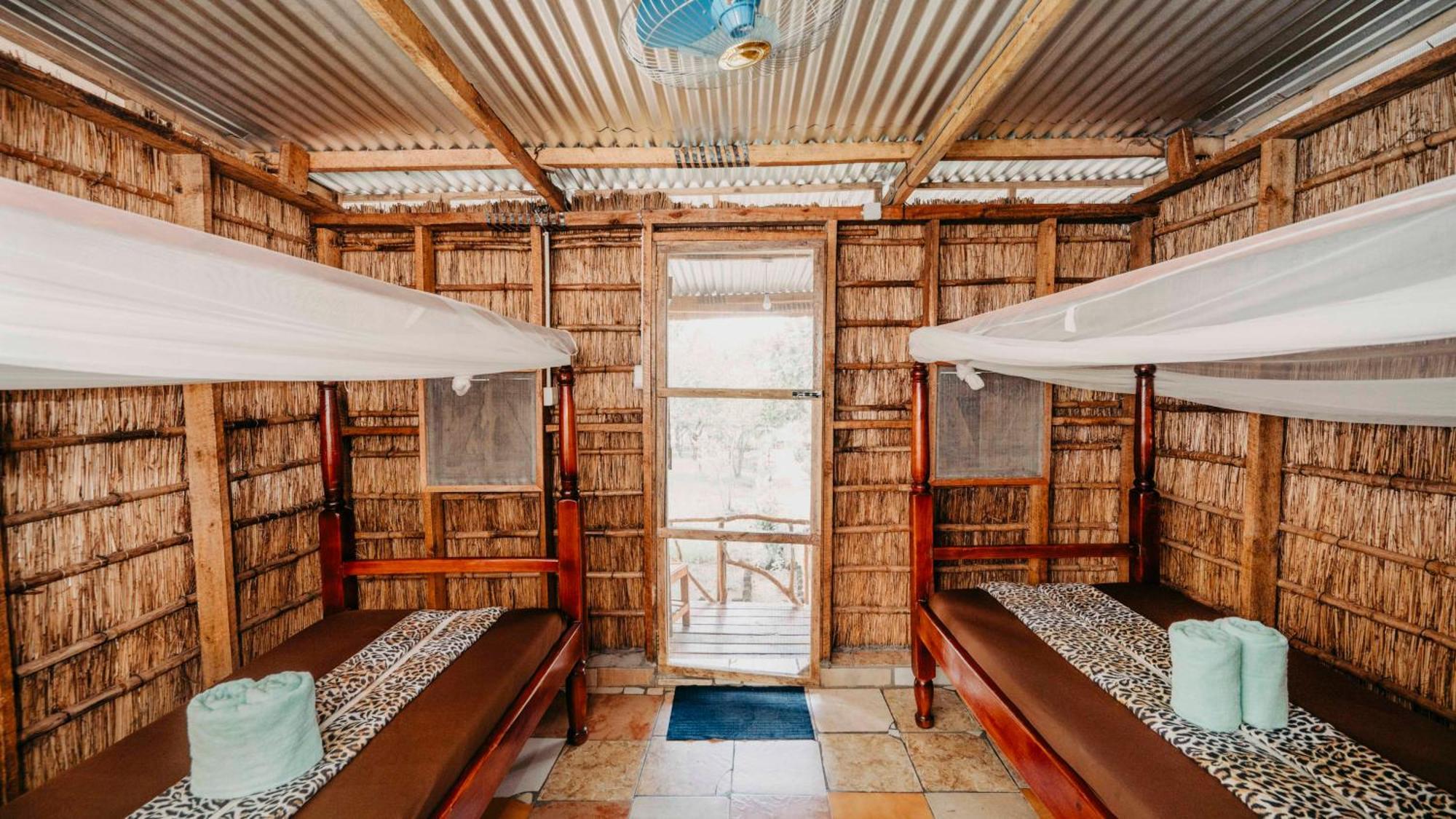 Mama Washindi Lodge Pakwach Buitenkant foto