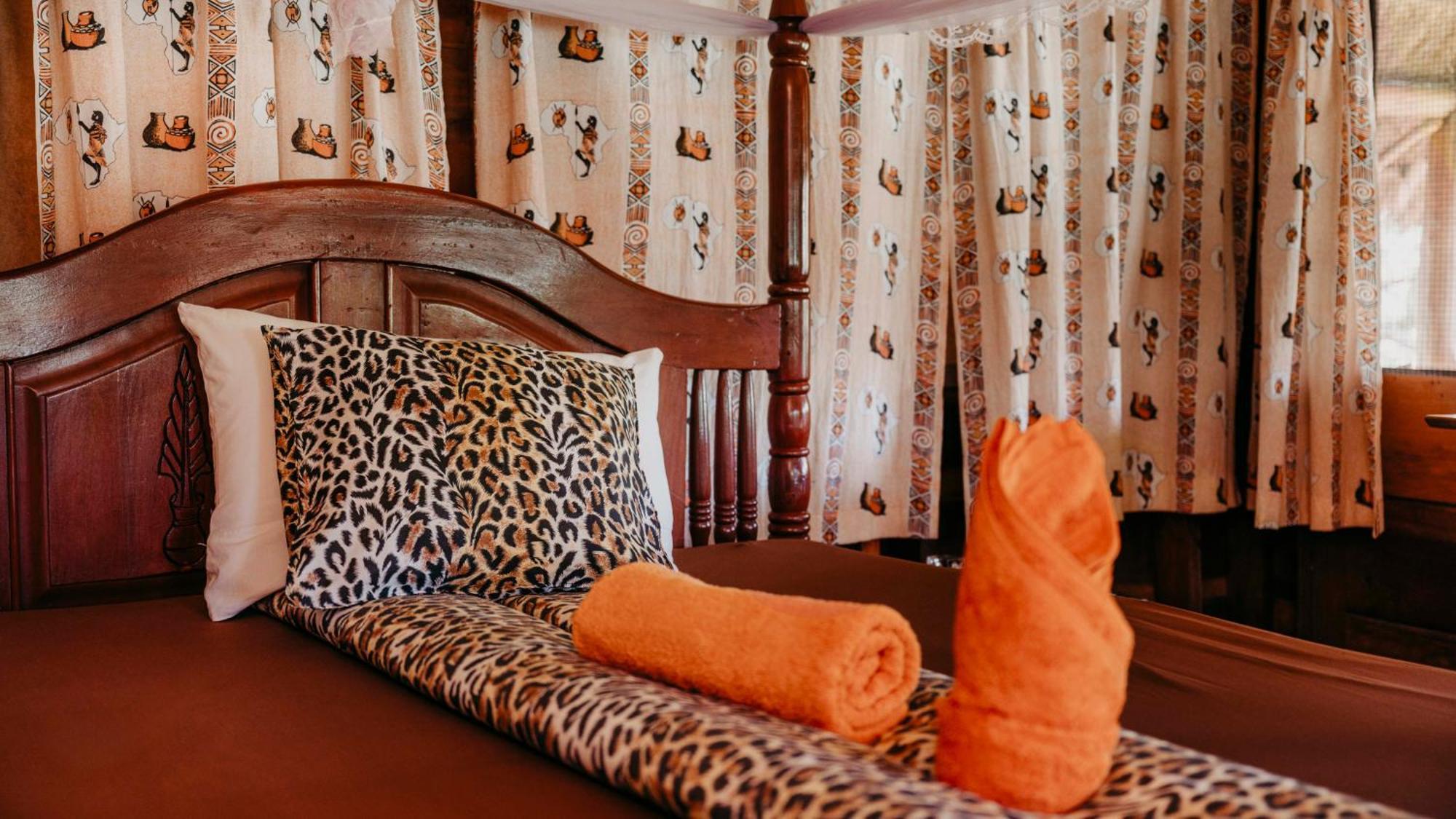 Mama Washindi Lodge Pakwach Buitenkant foto