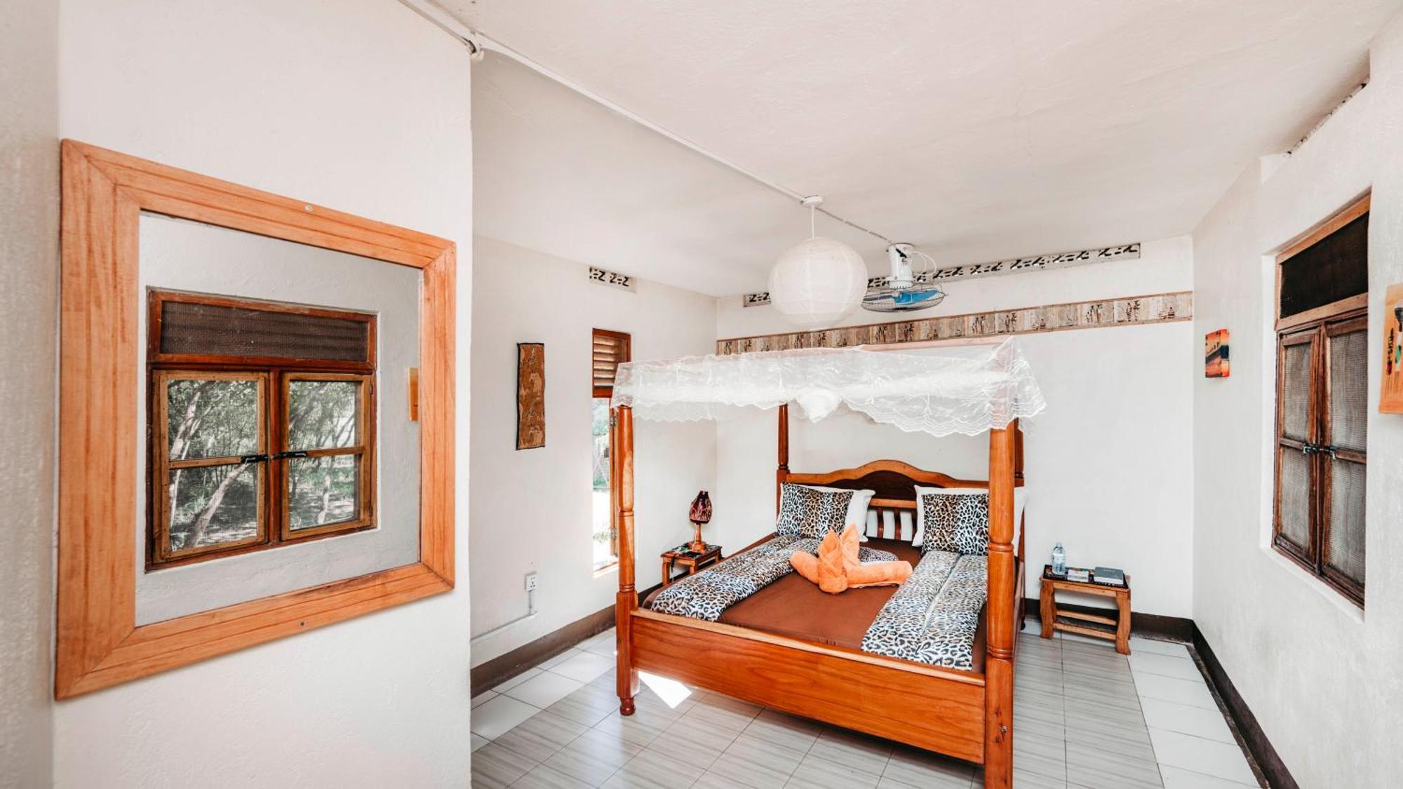 Mama Washindi Lodge Pakwach Buitenkant foto